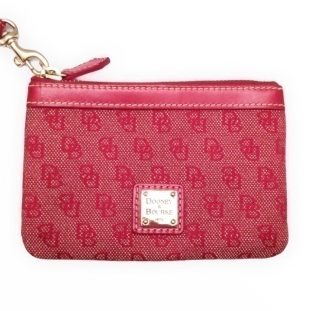DOONEY & BOURKE 👛 red sig jacquard wristlet
